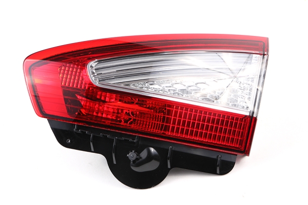 Lampa tył Mondeo Mk4 kombi od 2010r. wewnętrzna prawa 1764009