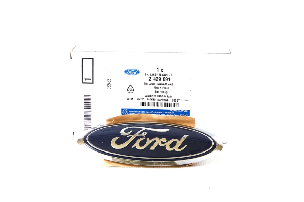 Emblemat Ford na tylną klapę Ford Kuga Mk3 2429091